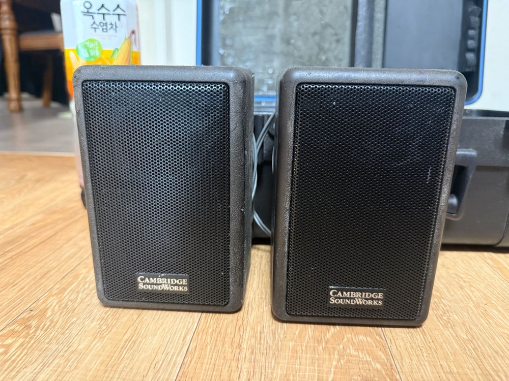 CAMBRIDGE SOUNDWORKS 전문용 앰프 스피커 시스템 세트 이미지