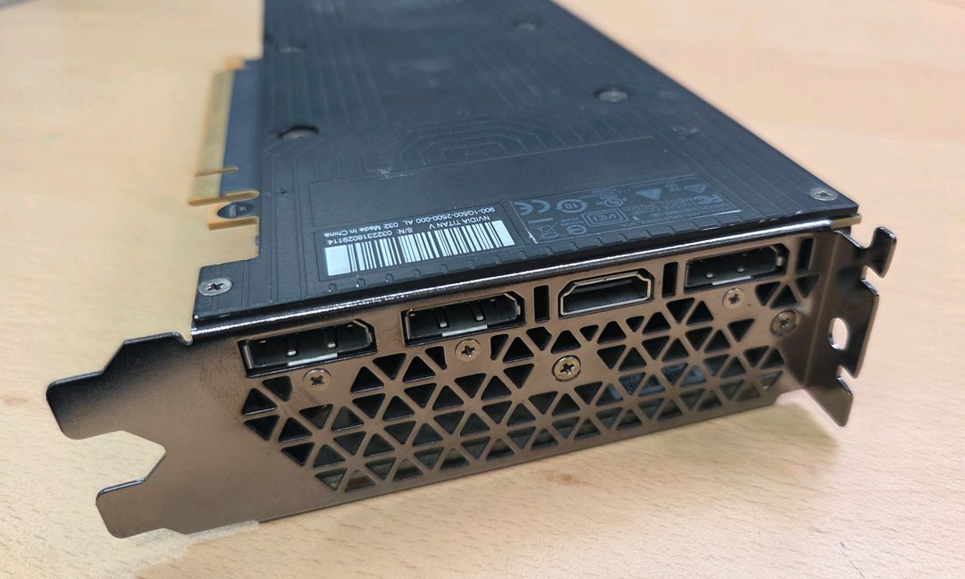 NVIDIA TITAN V 그래픽카드 이미지