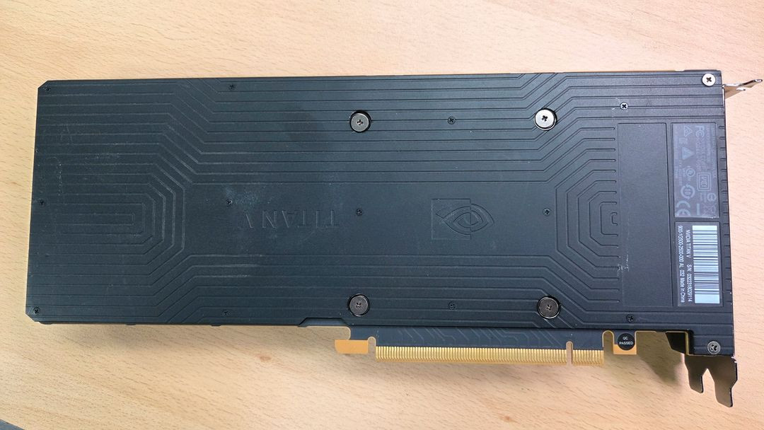 NVIDIA TITAN V 그래픽카드 이미지