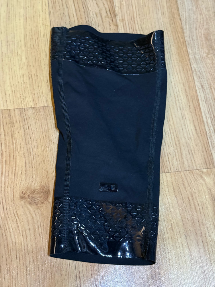 에너스킨 eh 컴프레션 니 슬리브 싱글 블랙 m 무릎 보호대 베드민턴 이미지