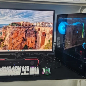 [세종/대전/청주] i7-9700 / Z390 / RTX2060 / 32G(4000MHz) 고사양 본체 이미지