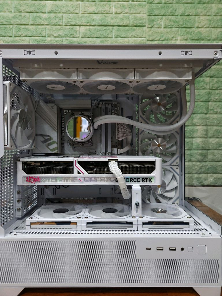 미사용 ) 9800X3D & RTX5080 컴퓨터 PC 이미지