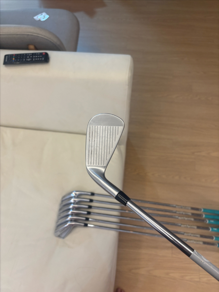 타이틀리스트 T200/T100 3세대 아이언세트 골프채 팝니다. 이미지