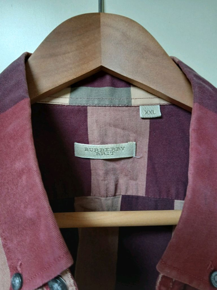 버버리 체크 셔츠 이미지