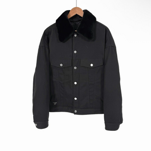 [L] 프라다 남성 삼각로고 불 데님 시어링 패디드 블루종 자켓 블랙 이미지