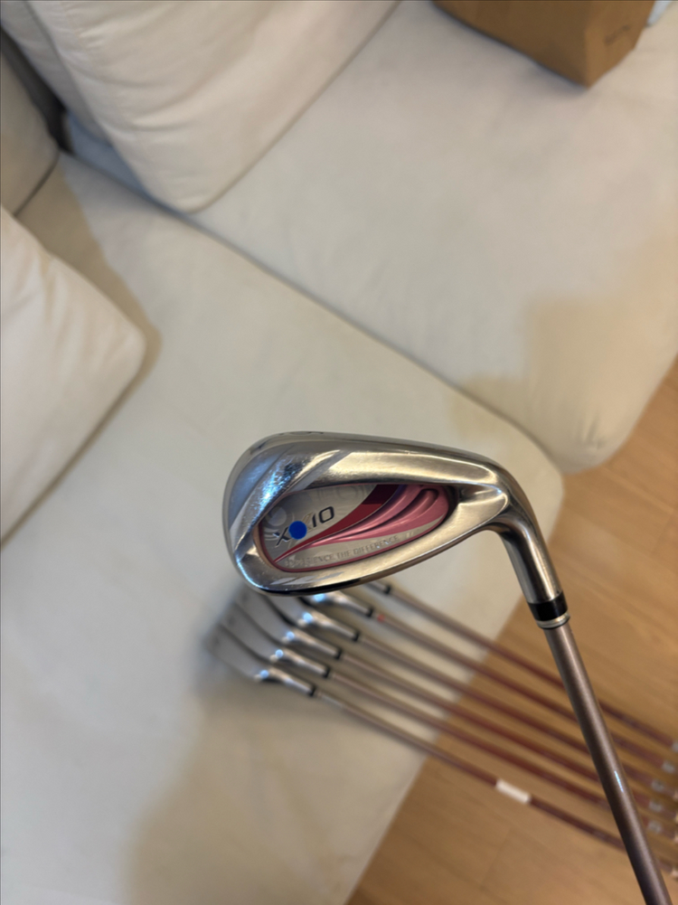 젝시오 1300k 여성용 골프채 풀세트 팝니다. 이미지