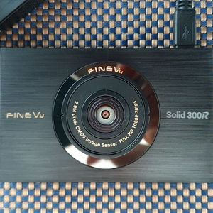 파인뷰 Solid 300R 블랙박스 (본체단품) 이미지