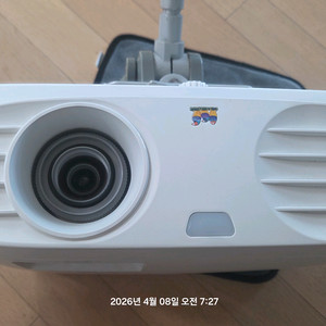 뷰소닉 빔프로젝터 TWU115 및 스크린팝니다 이미지