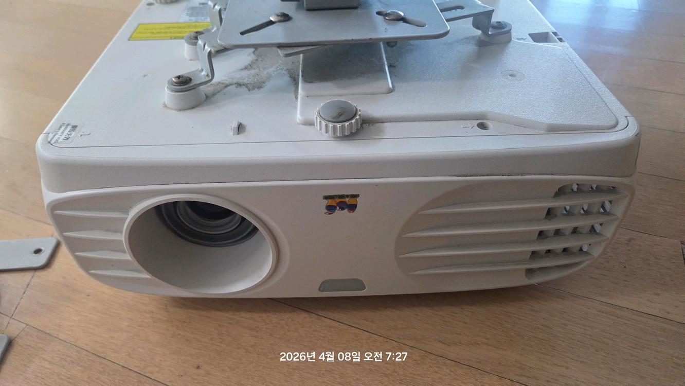 뷰소닉 빔프로젝터 TWU115 및 스크린팝니다 이미지