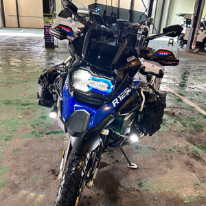 bmw r1250gs 어드방 이미지