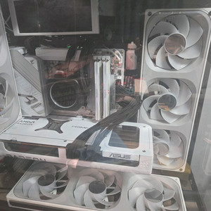 asus prime 9070xt white 화이트 그래픽카드 팝니다 이미지