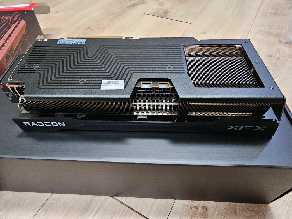 s급) 라데온 xfx rx9070xt 스위프트 이미지