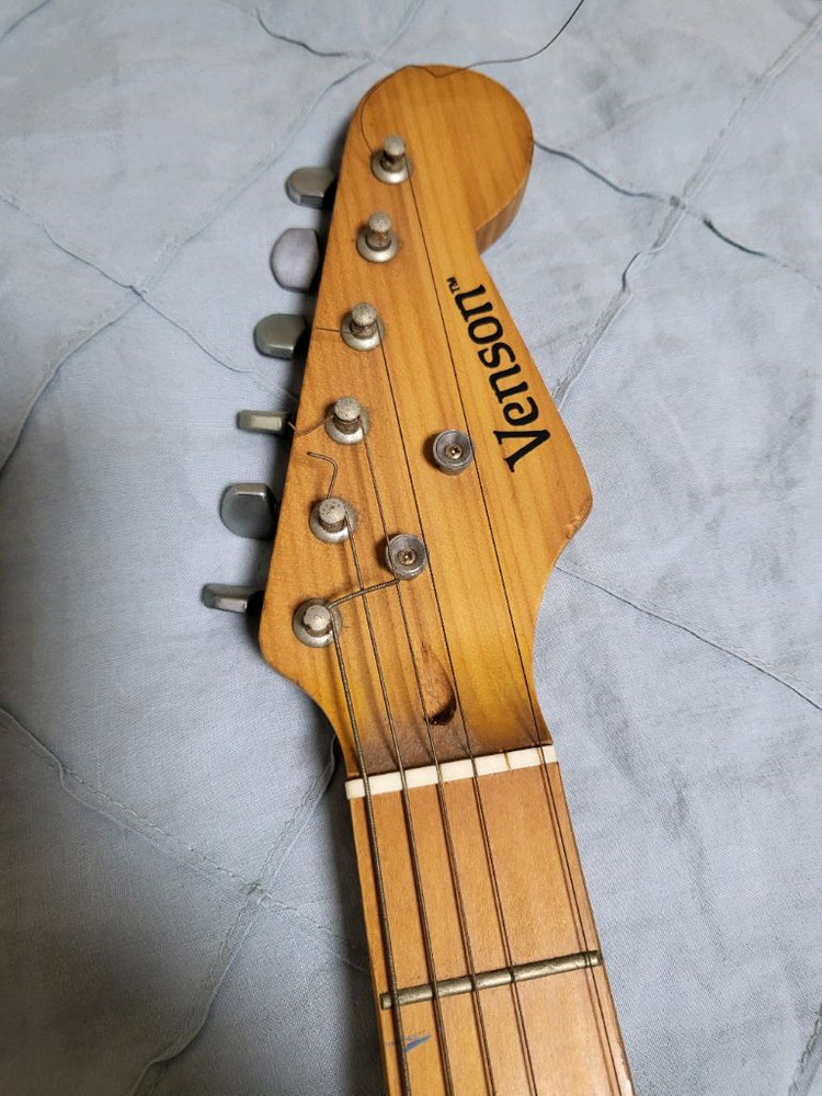 일렉기타Venson 빨간색 Stratocaster 기타 이미지