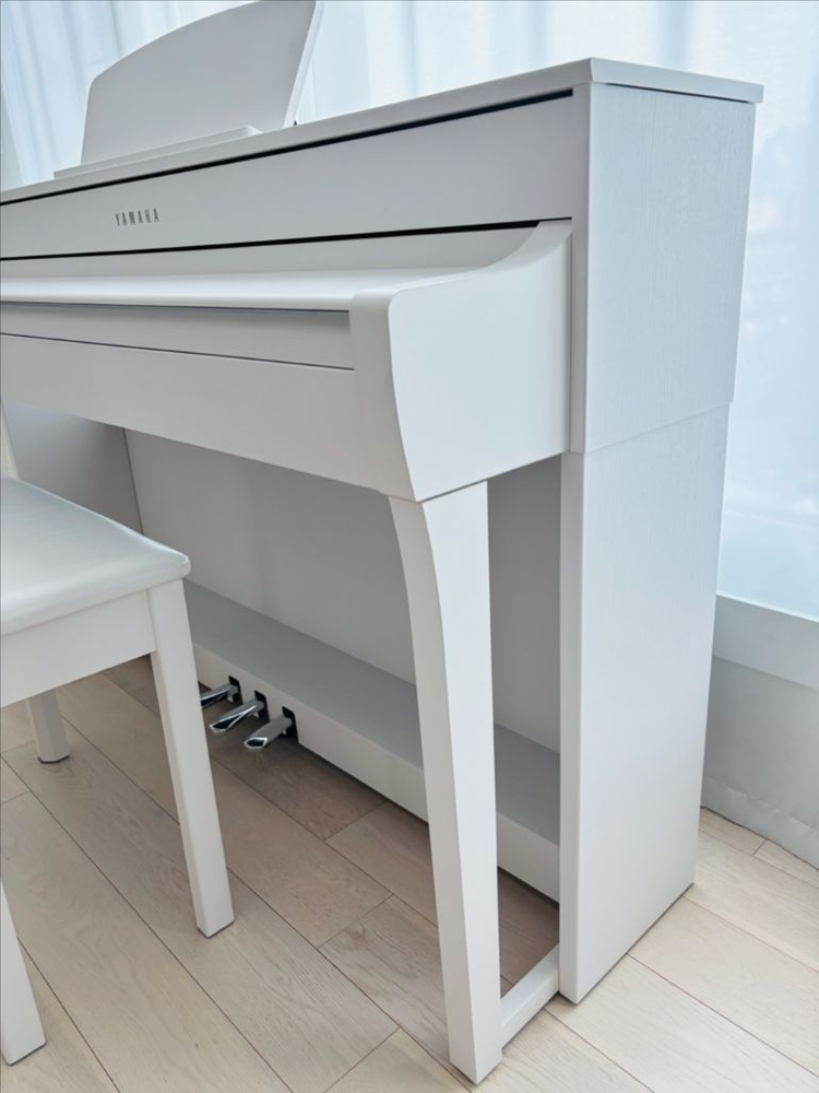 야마하 CLP-735 화이트 디지털 피아노 이미지