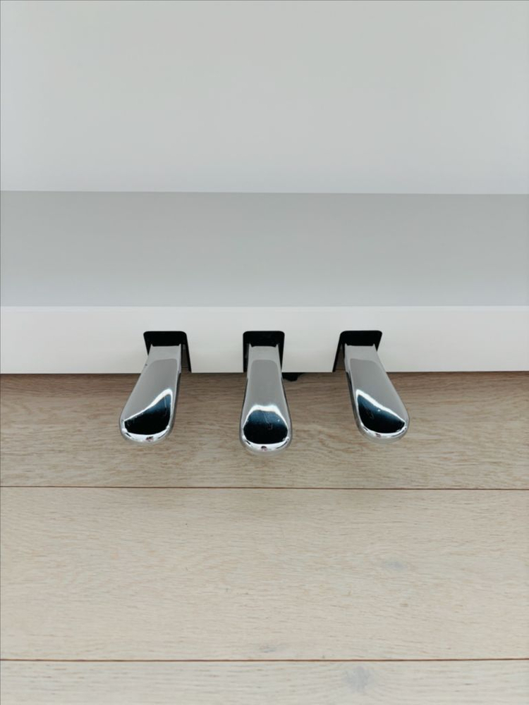 야마하 CLP-735 화이트 디지털 피아노 이미지