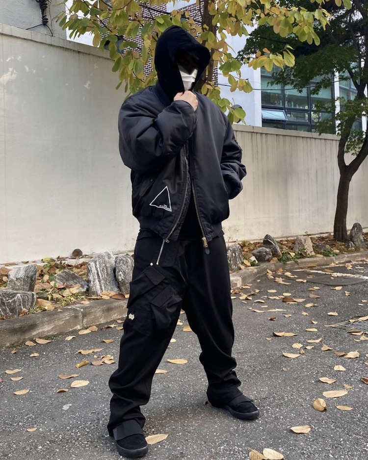 언더마이카 터보 블랙 볼튬.5 하드웨어 카고 포켓 팬츠 이미지