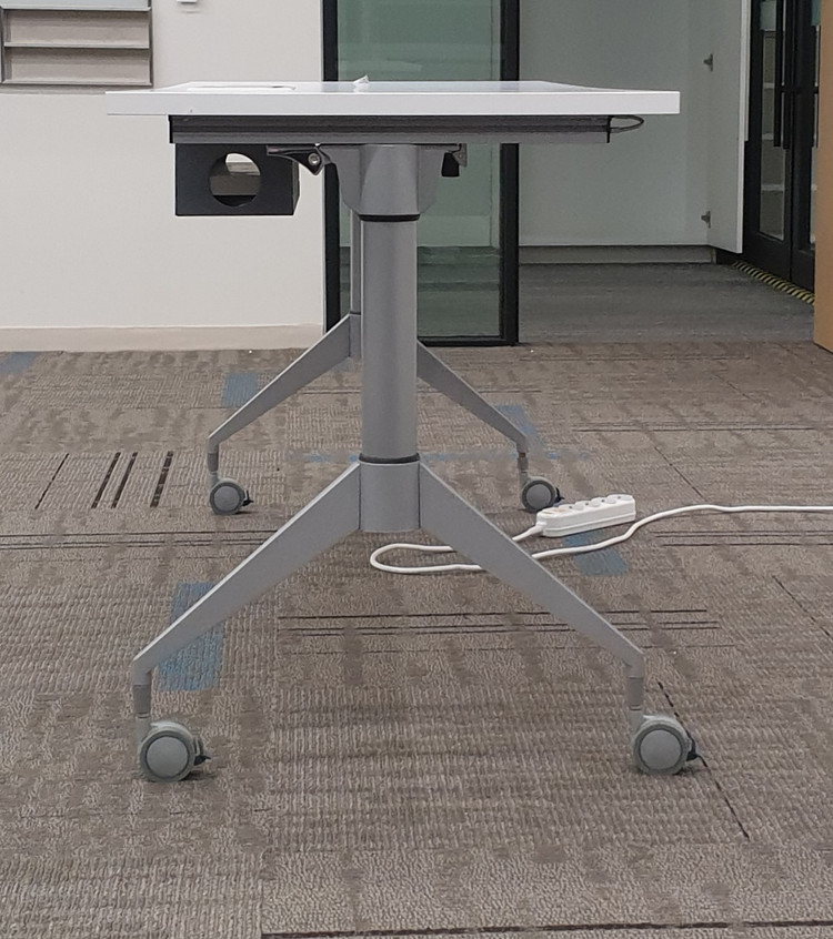 허먼밀러 연수용 테이블 (Herman Miller Training Table) 이미지