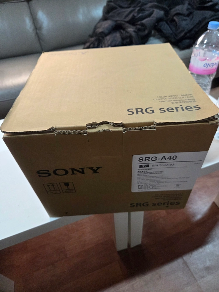 Sony SRG-A40 PTZ 카메라 이미지