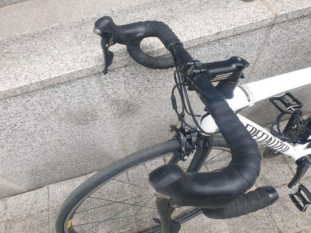 스페셜라이즈드 로드 자전거 구동계,브레이크 105 이미지