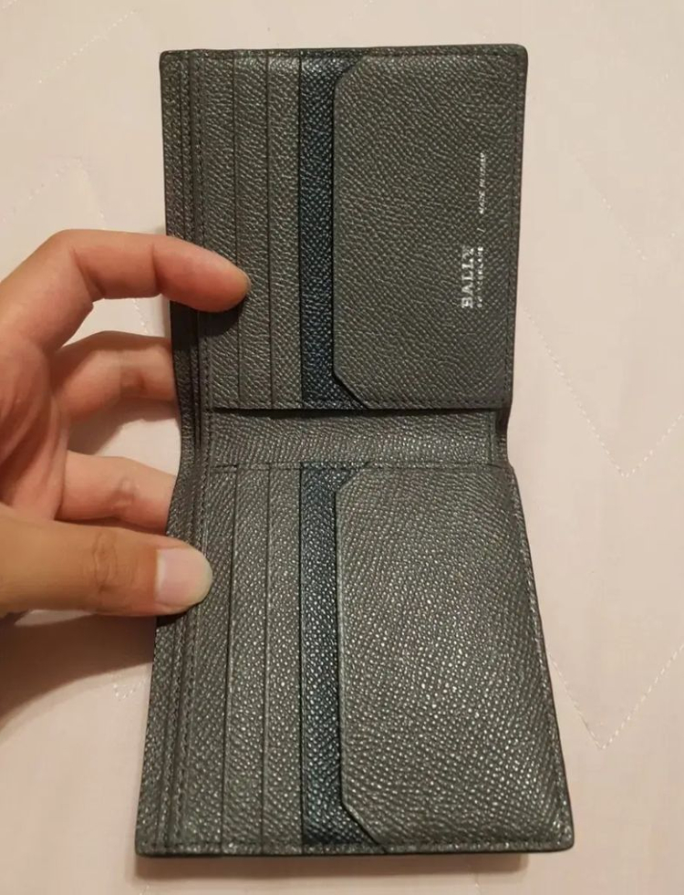 정품 발리 반지갑 이미지