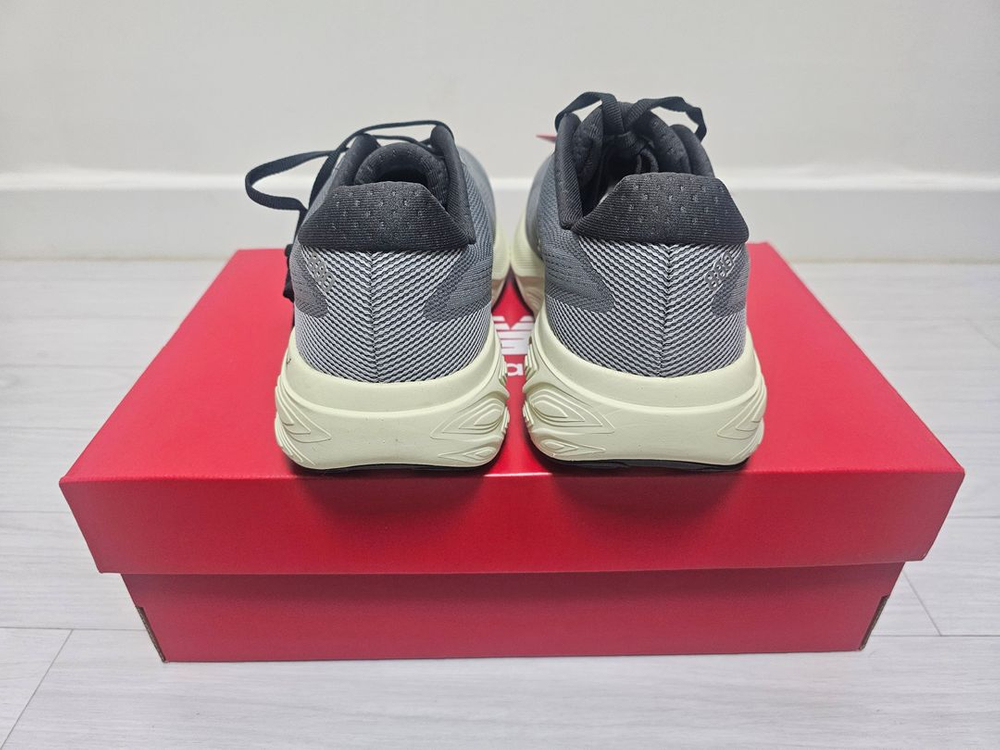 (새제품) 뉴발란스 880 v15 남성 2E, 275 사이즈 판매합니다. 이미지