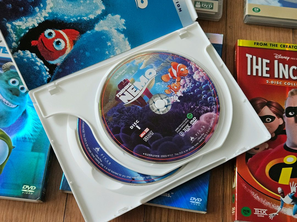 토토로, 라퓨타, 붉은 돼지, 몬스터 주식회사, 니모를 찾아서, 인크레더블 DVD 각 9천원 이미지