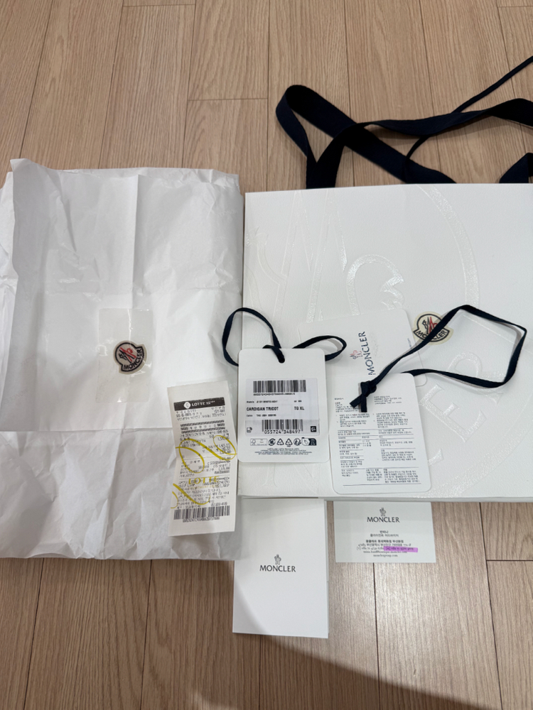 [XL] 24 / 25 몽클레어 트리콧 울 가디건 니트패딩 블랙 매장판 이미지