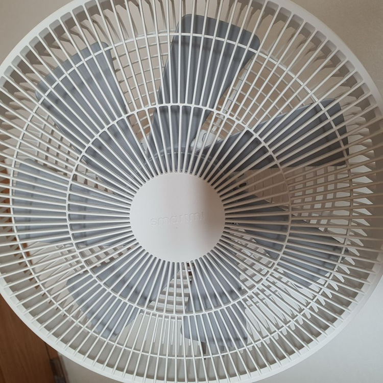 샤오미 깔끔한 디자인의 스마트미 스탠드 선풍기 2S 써큘 토네이도 서큘 써큘레이 화이트 색상 높이 조절도 가능해요구 이미지