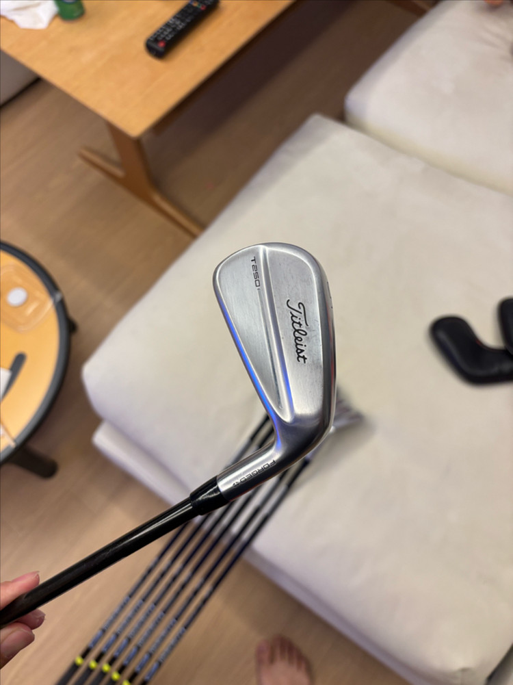 타이틀리스트 T250 4세대 최신형아이언세트 골프채 팝니다. 이미지