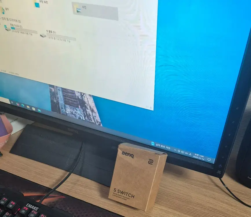 벤큐 XL2720 모니터(커버 및 스위치포함) 이미지