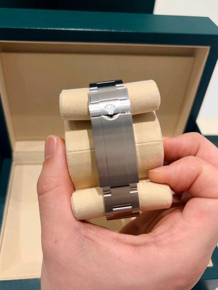 26년 4월 롤렉스 서브마리너 데이트 이미지