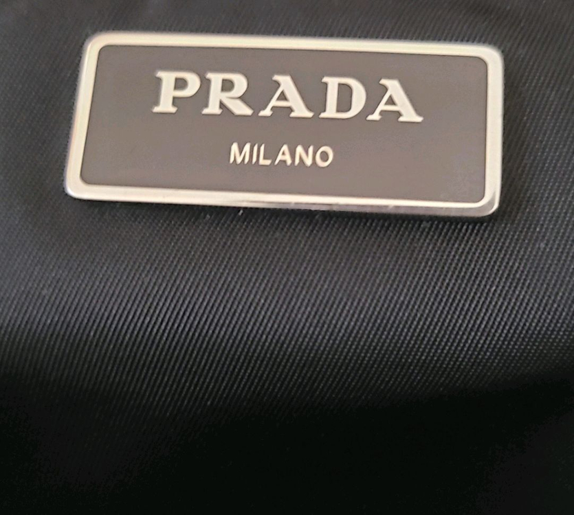 마지막가격) 프라다 바이커백 라지 크로스백메신저백숄더백명품가방힙색벨트백팩 구찌루이비통발렌시아가보테가디올셀린느에르메스 이미지