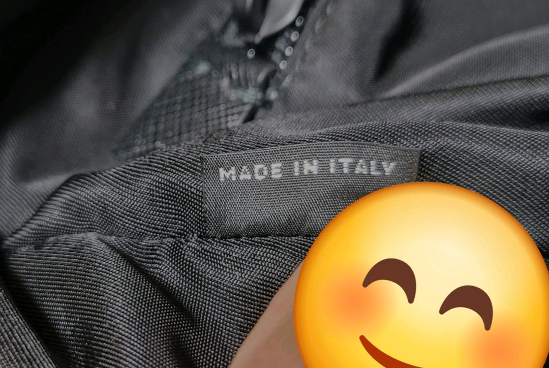 마지막가격) 프라다 바이커백 라지 크로스백메신저백숄더백명품가방힙색벨트백팩 구찌루이비통발렌시아가보테가디올셀린느에르메스 이미지