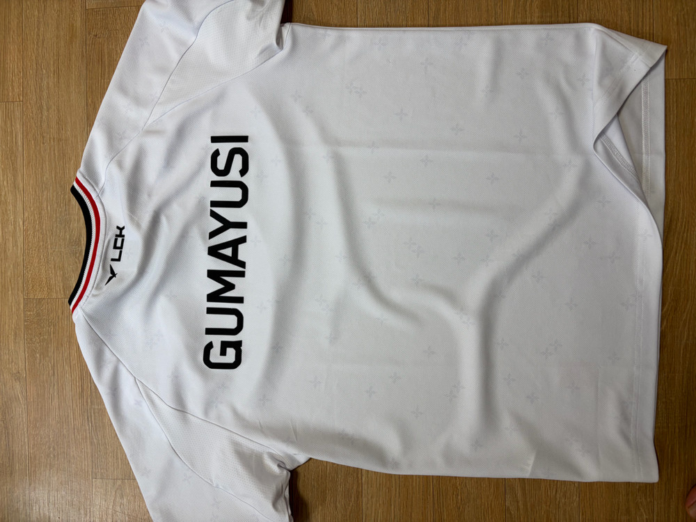 2025 t1 유니폼 셔츠 (구마유시) 이미지