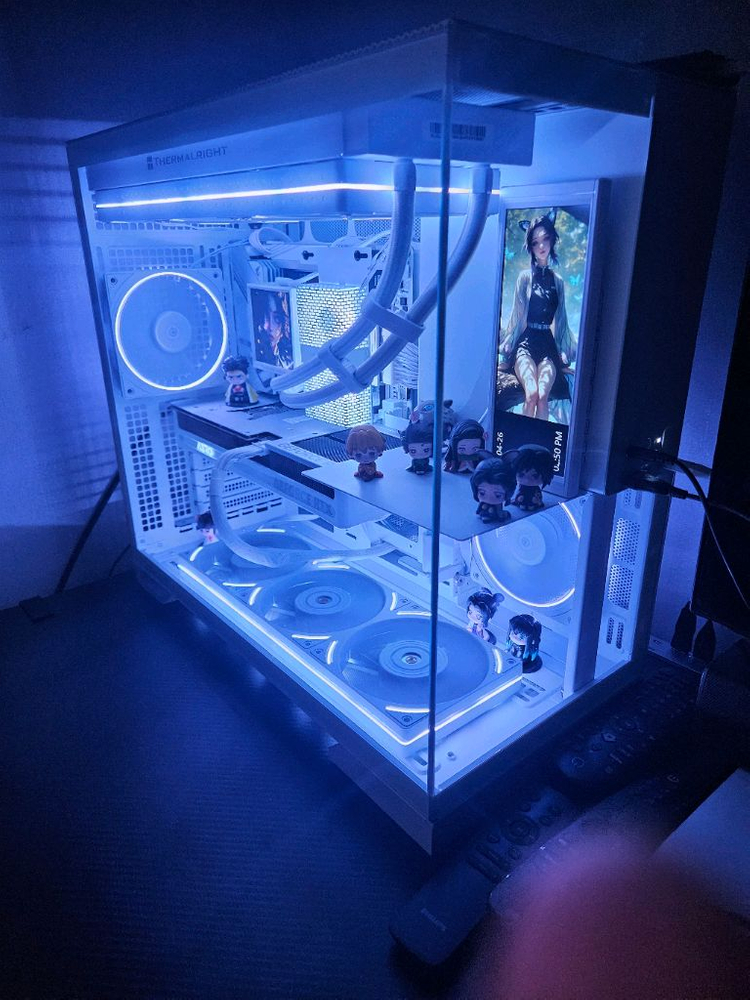 9800X3D 5080 화이트 본체 이미지