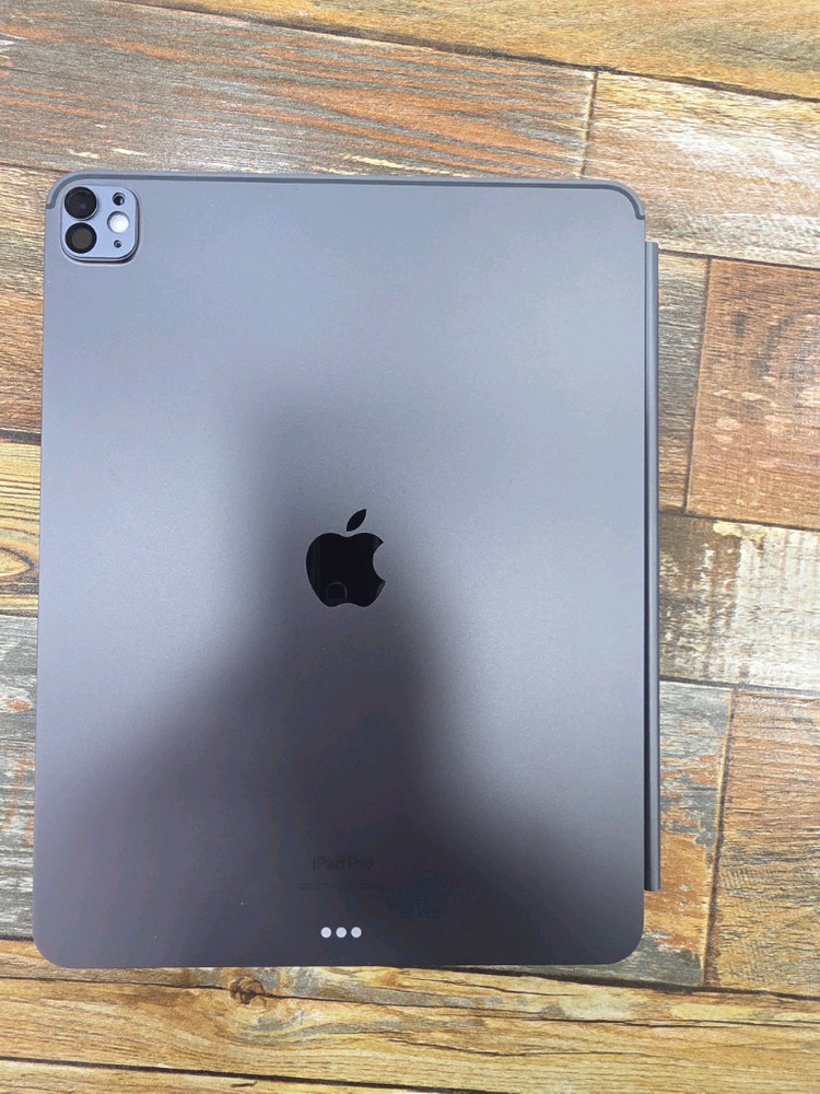 아이패드프로 13인치 1TB wifi 매직키보드 + 정품 펜 이미지