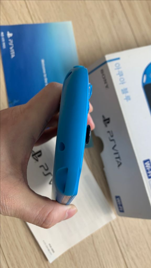 상태 A급 소니 PS Vita 2세대 비타2세대 아쿠아 블루 팝니다. 이미지