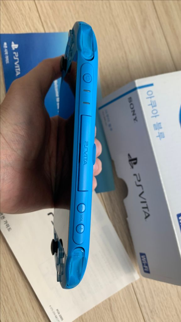 상태 A급 소니 PS Vita 2세대 비타2세대 아쿠아 블루 팝니다. 이미지