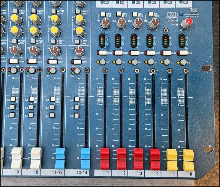 알렌헤스 (Allen & Heath) MixWizard WZ3 14:4:2 중고 아날로그 믹서 이미지