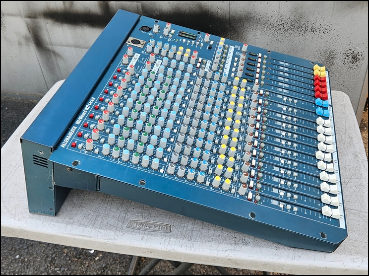 알렌헤스 (Allen & Heath) MixWizard WZ3 14:4:2 중고 아날로그 믹서 이미지