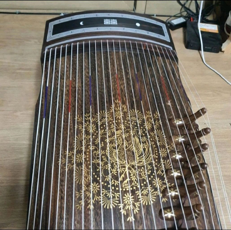 25현 가야금 이미지