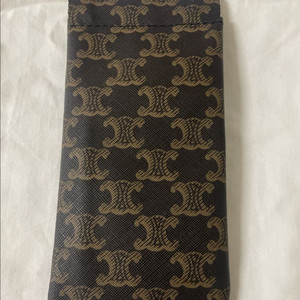 트리옹프 패턴 안경케이스 이미지