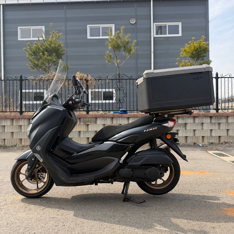 야마하 nmax125 24년식 4만키로 배달셋팅 완료 저렴하게 판매합니다 이미지