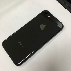 아이폰8 128GB 블랙 카메라무음 중고폰 배터리100% 인스타 사진폰 레트로감성 카메라폰 205234 이미지