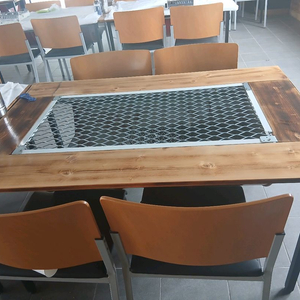 숯불 그릴 테이블 의자 세트 이미지