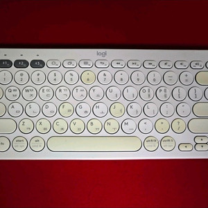 로지텍(Logitech)의 K380 멀티 디바이스 블루투스 키보드 이미지