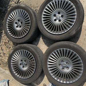 제네시스 g90 18인치 순정 휠타이어 한대분 판매합니다 이미지