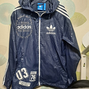 아디다스 오리지널 로고 바람막이 점퍼 이미지