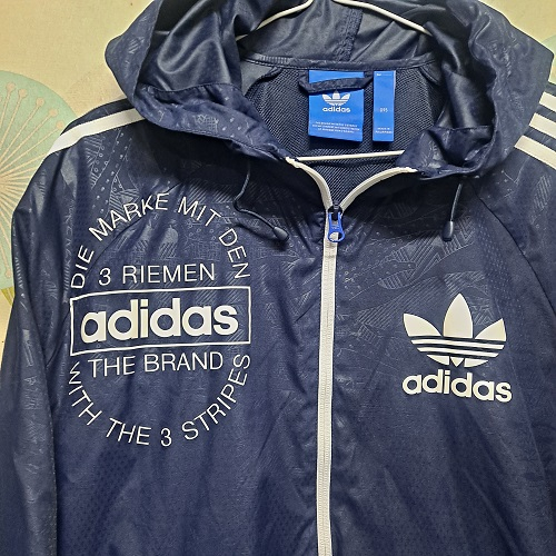 아디다스 오리지널 로고 바람막이 점퍼 이미지