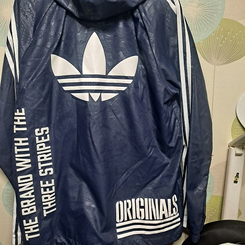 아디다스 오리지널 로고 바람막이 점퍼 이미지